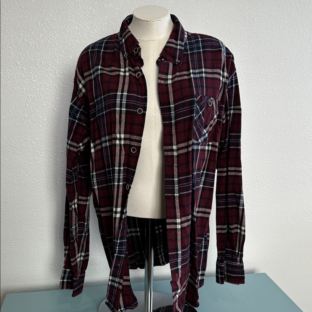 Weatherproof Vintage Gray and Burgundy Shirt
